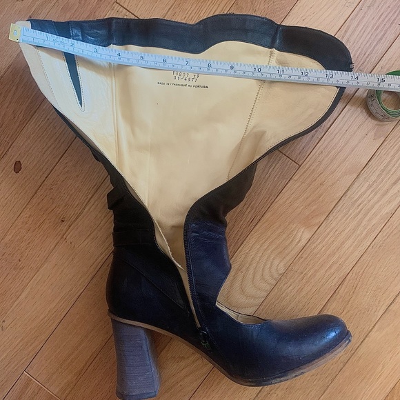 EUC Prophecy Heeled Leather Boots - Picture 10 of 13